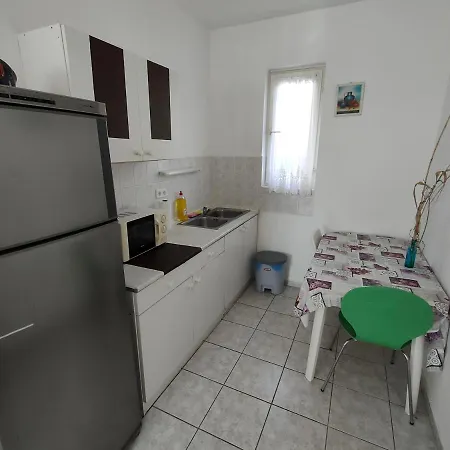 Kékturás-Tóra-Nyíló privát bérlemény