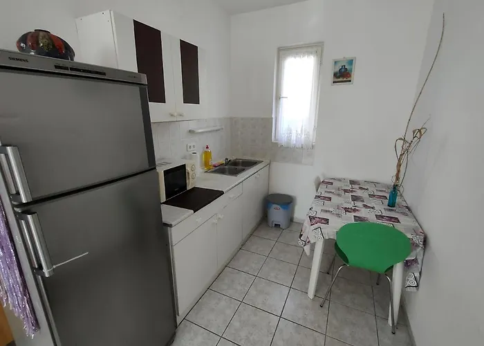 Kékturás-tóra-nyíló Privát Bérlemény