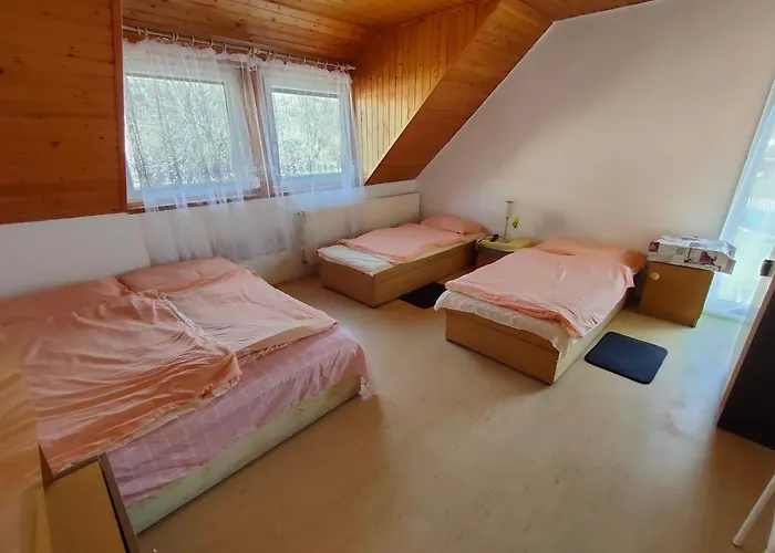 Kekturas-tora-nyilo Privat Berlemeny Kır Evi *