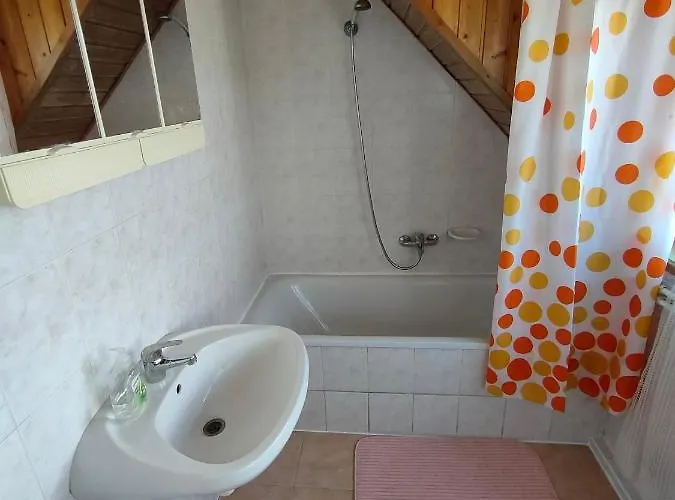 Kır Evi Kekturas-tora-nyilo Privat Berlemeny *